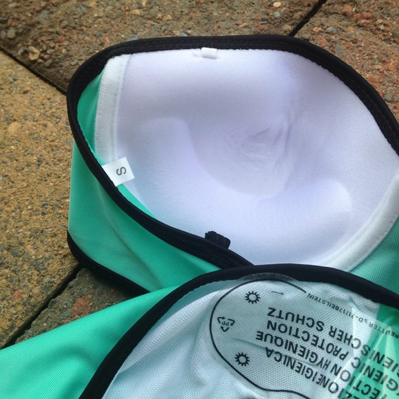 Bikini - Picture 4 of 4