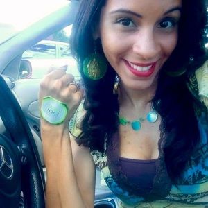 Meet your Posher, Samia