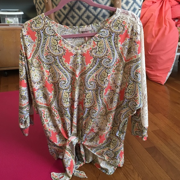 Flower print size L - Roz & Ali top