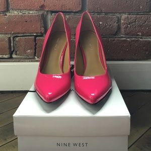 Perfect hot pink NEVER WORN Nine West pumps!