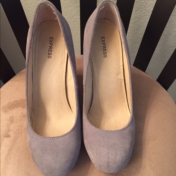 Beautiful Express Grey Suede Heels