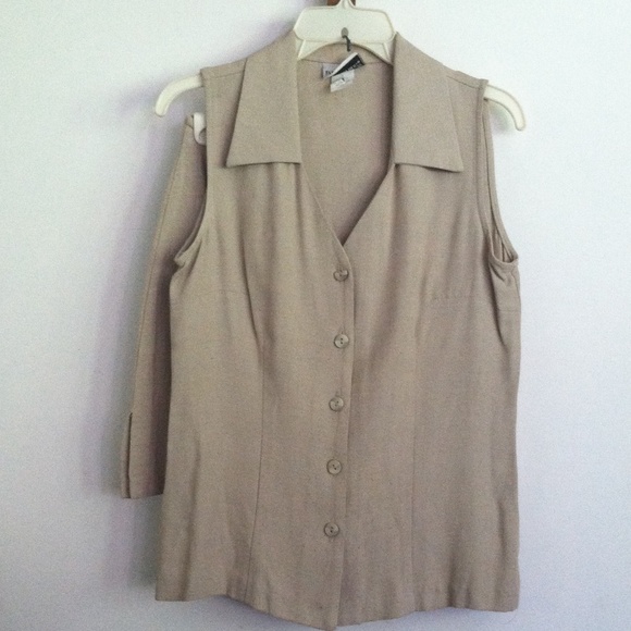 Skirt and vest set.