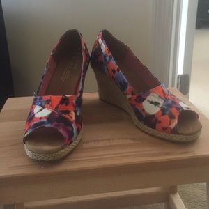 Toms wedges