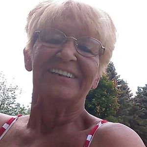 Meet your Posher, Debbie