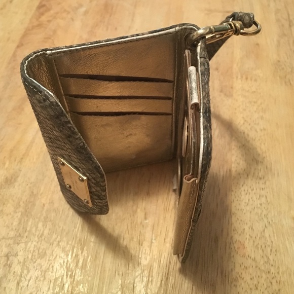 💯% genuine Michael kors snakeskin leather iPhone - Picture 3 of 4