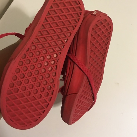 Vans - Picture 2 of 4