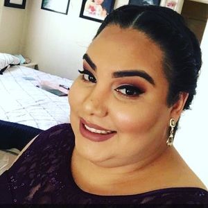 Meet your Posher, Kendra