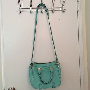 NWOT! Vince Camuto signature bag.