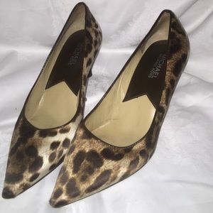 MICHAEL Michael Kors 2 1/2 inch 8M leopard pumps