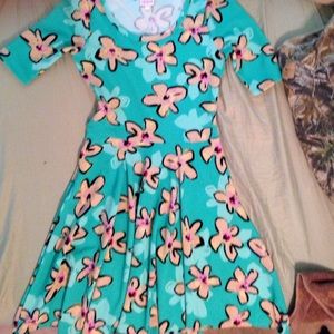 BNWOT Lularoe Nicole size medium