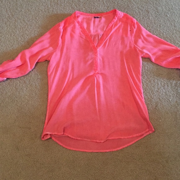 Ecru salmon top