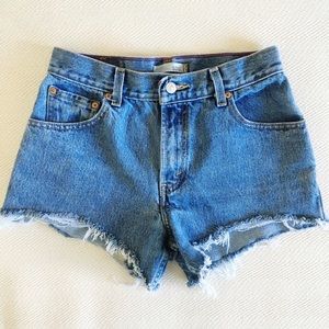 High Waisted Denim Levi's Cutoff Shorts 👖