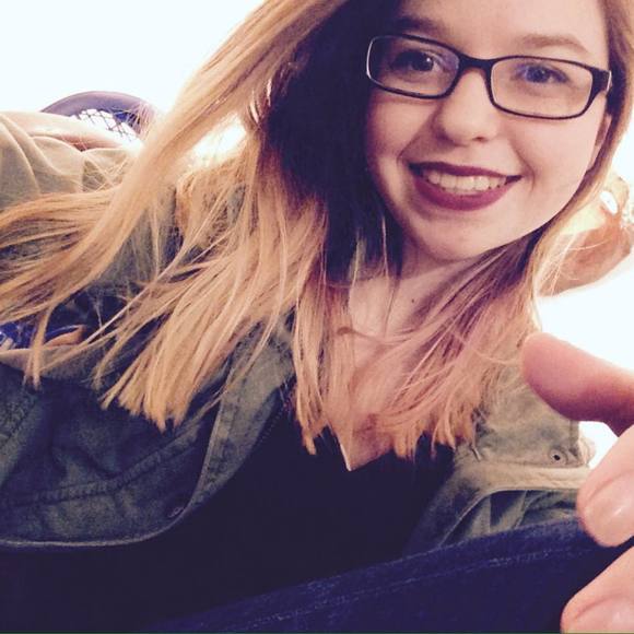 Meet your Posher, Elizabeth