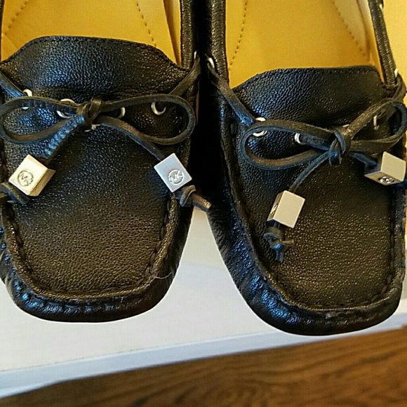 Michael Kors - Picture 2 of 4