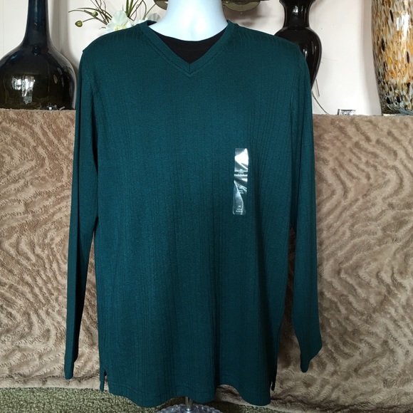 NWT Covington V-neck Sweater Size Medium