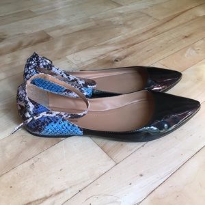 BCBG Generation Zuma flats