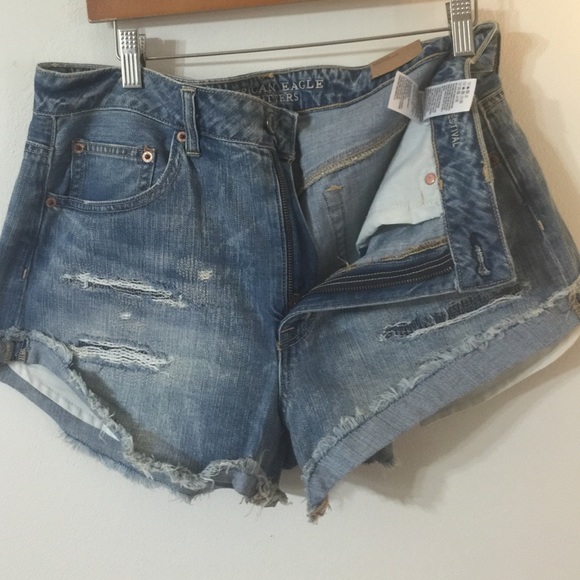 American Eagle Outfitters Pants - Hi rise festival shortie