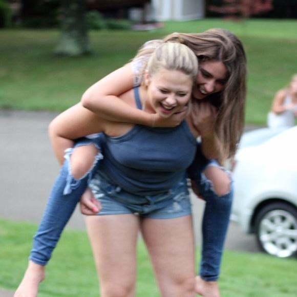 Meet your Posher, Madi - Picture 1 of 1