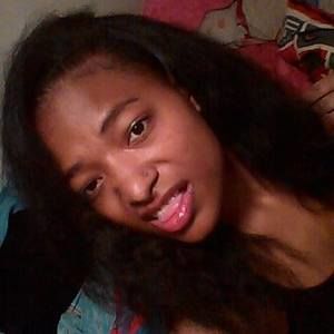 Meet your Posher, Nia