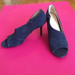 Navy Nine West - size 9 - ankle heels