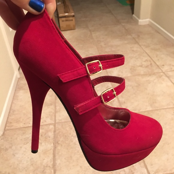 5 1/2" red stilettos.