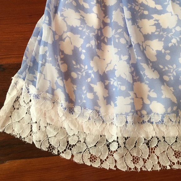 SOLD NWT Disney Alice Dress or Halloween costume - Picture 2 of 3