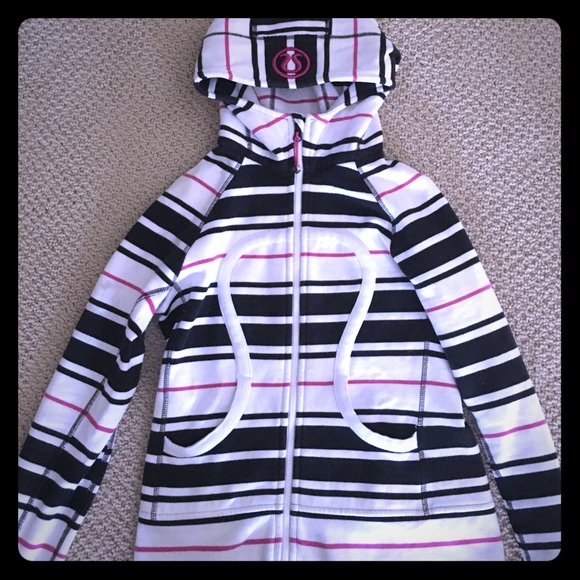 Lululemon Jacket/Hoodie size 4