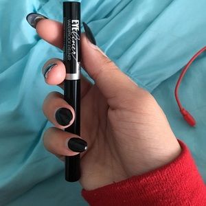 Waterproof black eyeliner