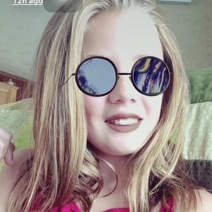 Meet your Posher, Olivia