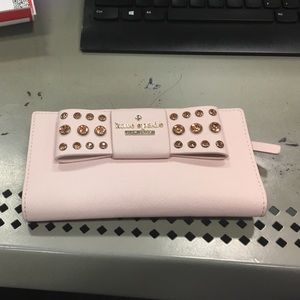 Light wear and tear used very little