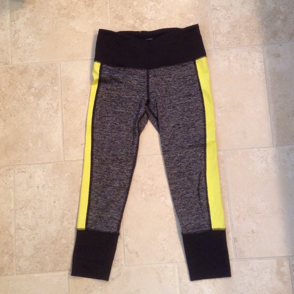 Victoria's Secret sport capris