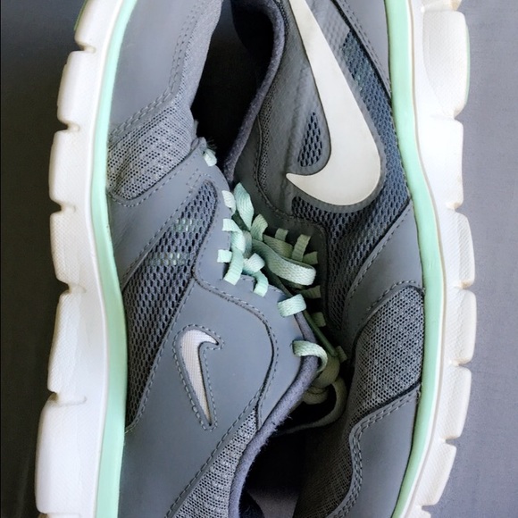 Nike gray & mint shoes