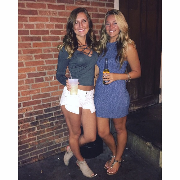 Meet your Posher, Emily - Picture 2 of 4