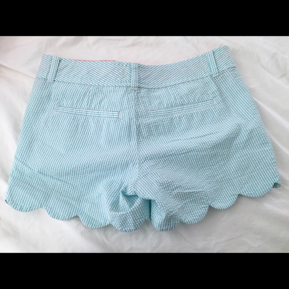 ❗️SOLD❗️Lilly Pulitzer Shorts - Picture 3 of 3