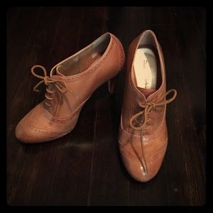 Size 5.5M Tan Pour La Victoire Leather Bootie