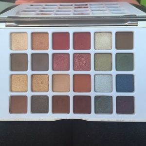 Sephora + Pantone Universe Marsala palette
