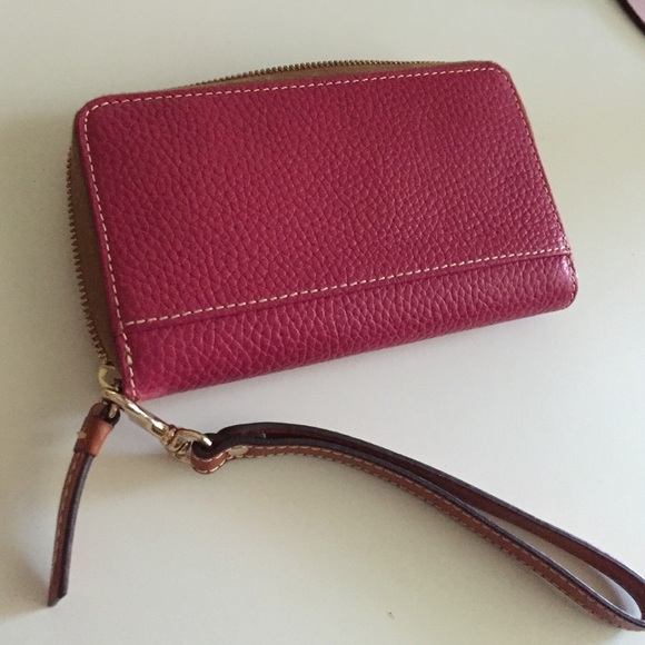 D&B phone zip around Wristlet NWOT - Picture 4 of 4