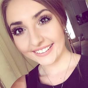 Meet your Posher, Caroline