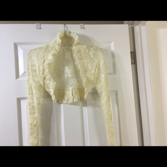 Lace Cream Color Bolero Jacket