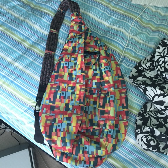 KAVU cross body