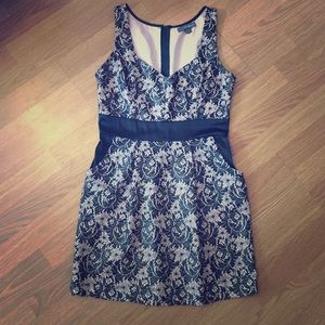 black and pink lace date night dress with POCKETS