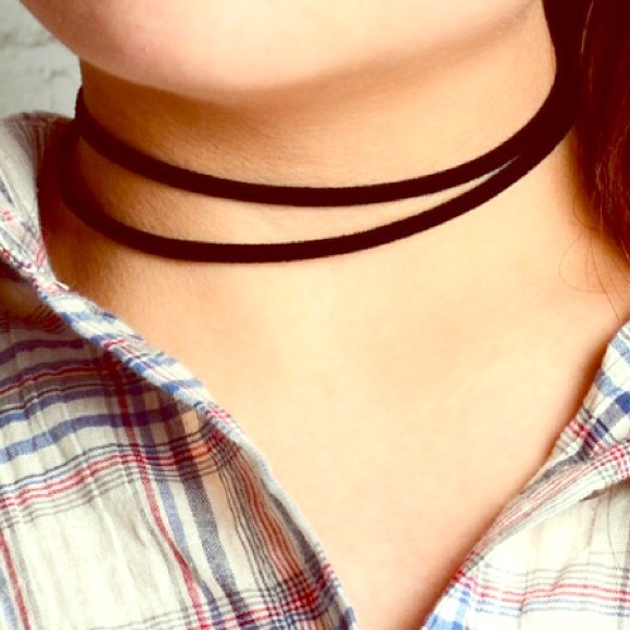 Black double choker.✌🏼️