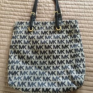 Meet your Posher, Lissette