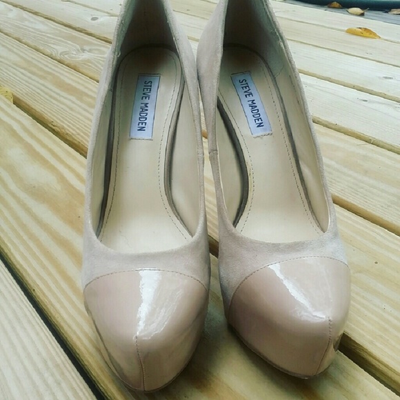 ON SALE!!! Steve Madden NUDE pumps - Picture 1 of 3