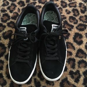 Puma suede classics!