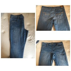 NWOT AEO Lightwash Hi-Rise Jeggings