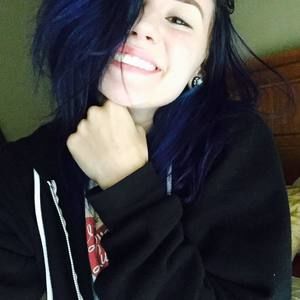 Meet your Posher, Abbie