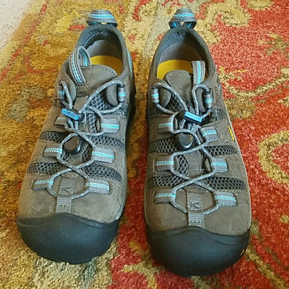 Ladies steel toe Keen work shoes 6.5