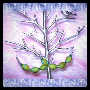 Color Splatter Speckled Beads Hoop Earrings - [D4]