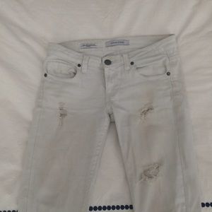 White distressed jeans
